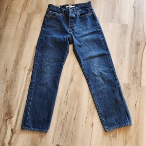 Levis wedgie straight 25 x 26 dark wash no rips or tears High rise